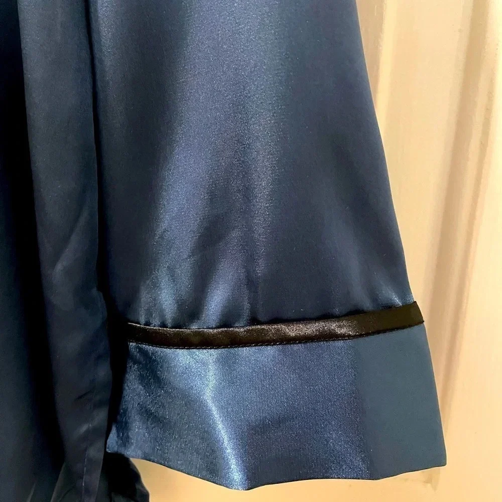 Croft & Barrow Intimates M night shirt. Collared, l/s, breast pocket. Steal blue